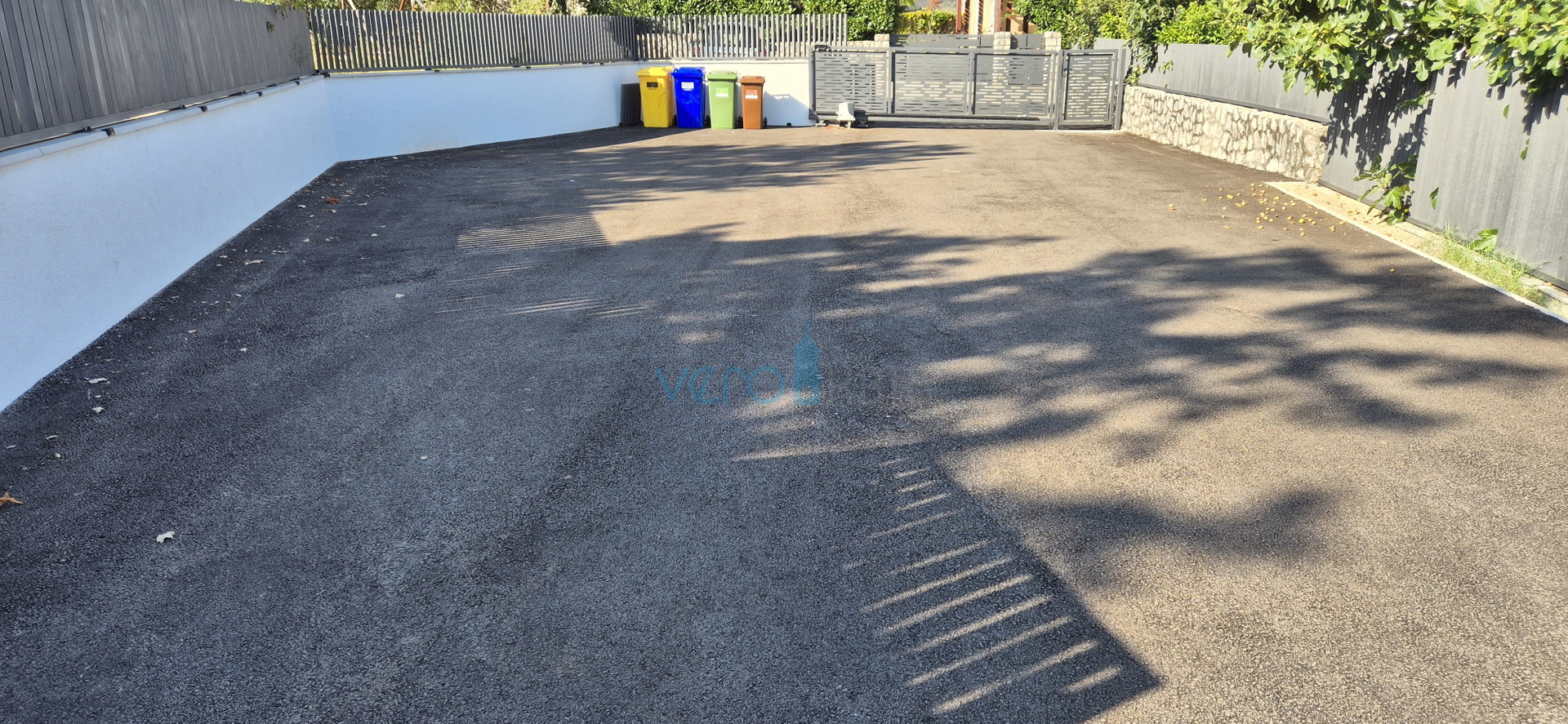 Malinska, centar, novogradnja, dvojna kuća sa bazenom, pogled na more, okućnica, prodaja