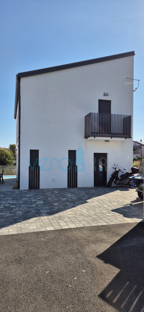 Otok Krk, Malinska, moderna samostojeća kuća u novogradnji,pogled,bazen,prodaja