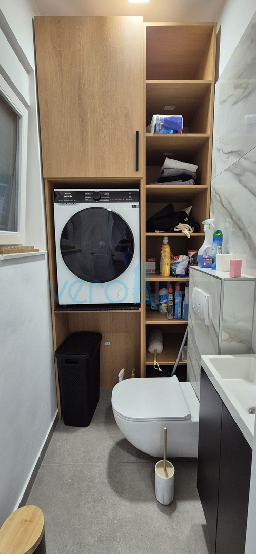 Malinska, centar, novogradnja, dvojna kuća sa bazenom, pogled na more, okućnica, prodaja