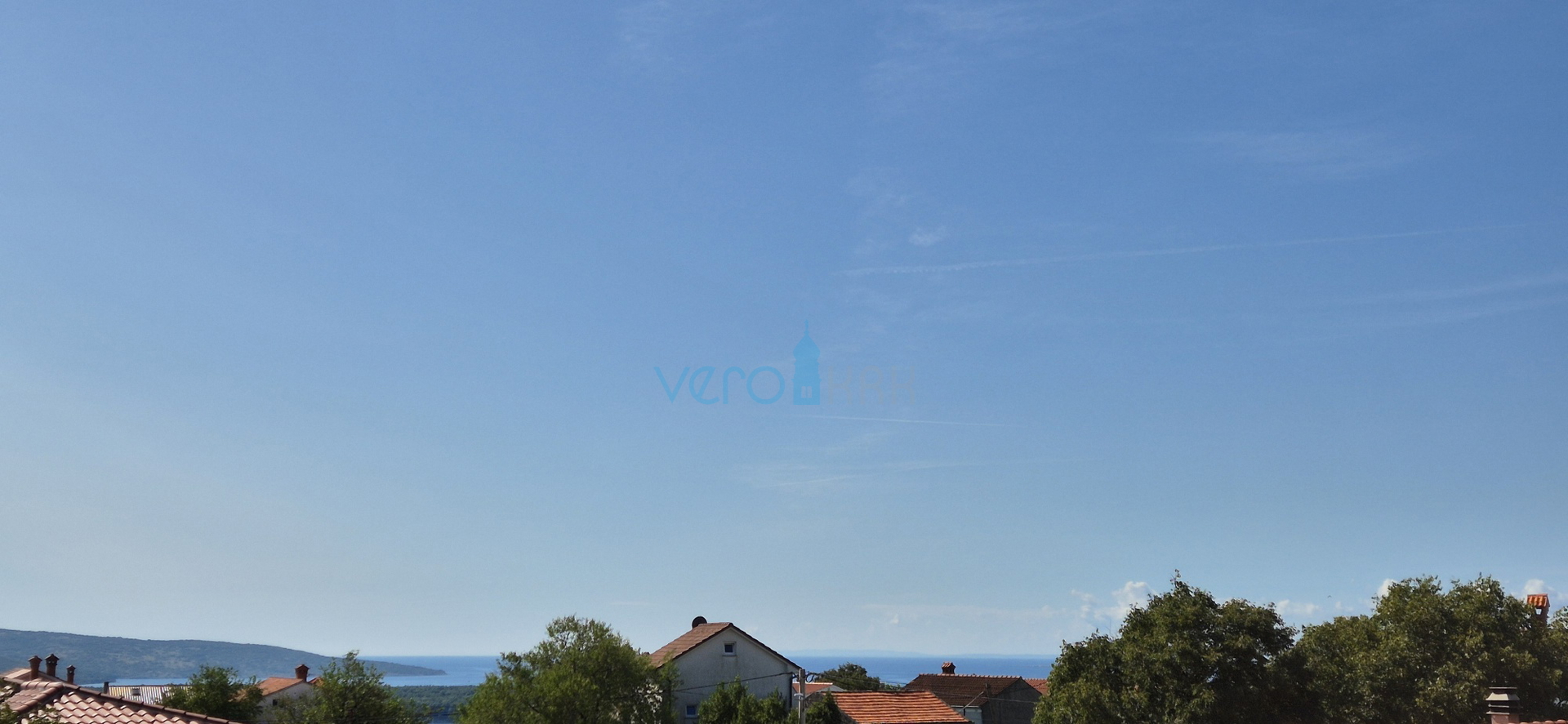 Grad Krk, okolica, samostojeća kuća sa 3 apartmana, okućnica, pogled na more, prodaja