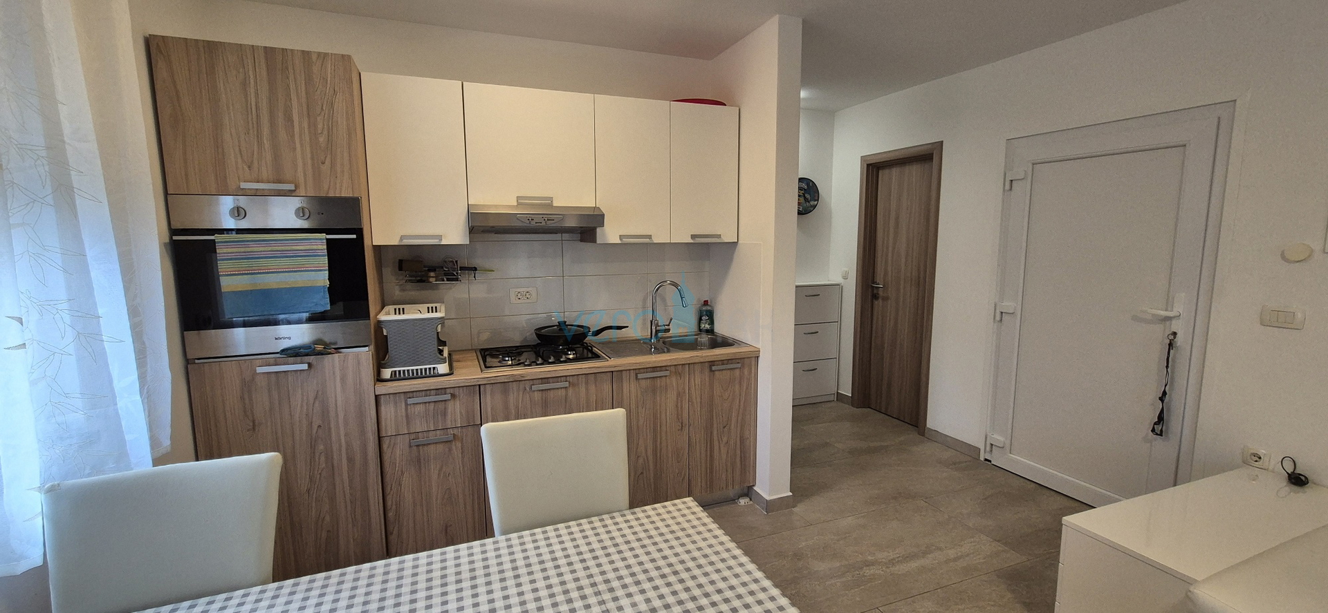 Bucht Soline, Insel Krk, Zweizimmerwohnung, Erdgeschoss, großer Garten, Verkauf