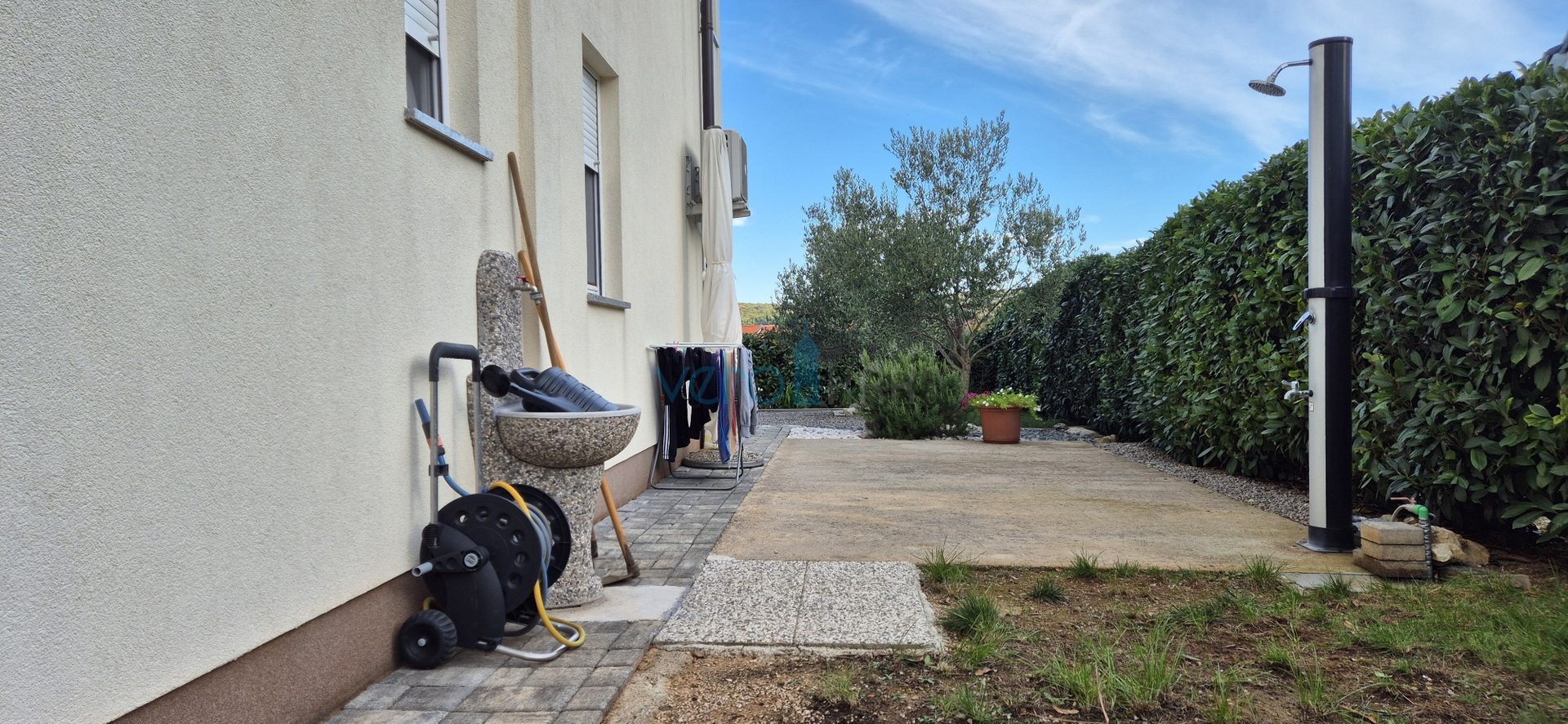 Bucht Soline, Insel Krk, Zweizimmerwohnung, Erdgeschoss, großer Garten, Verkauf