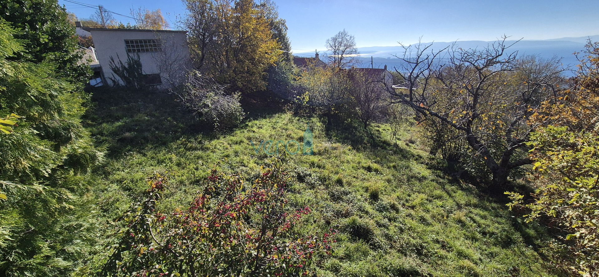 Bakar, Hreljin - dvojna kamena kuća, pogled na more, okućnica 821 m2 + građevinski teren 876 m2, prodaja