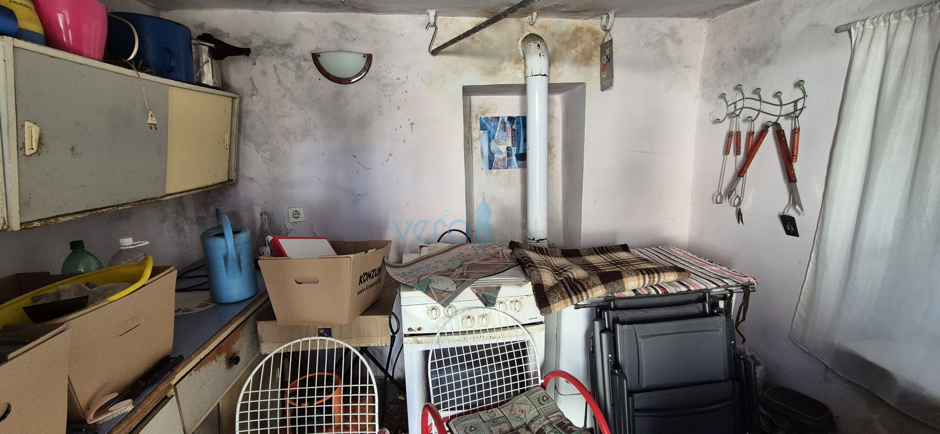 Bakar, Hreljin - dvojna kamena kuća, pogled na more, okućnica 821 m2 + građevinski teren 876 m2, prodaja