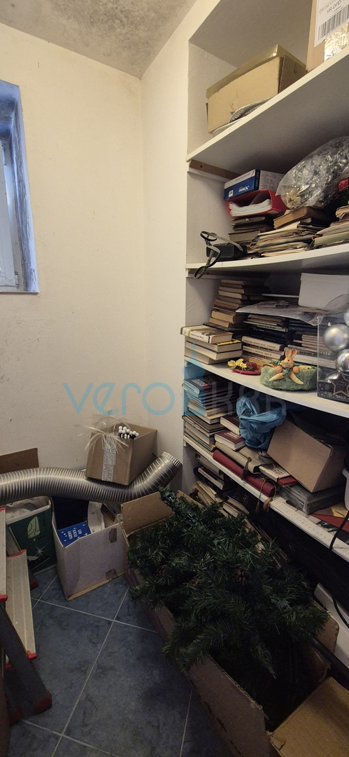 Bakar, Hreljin - dvojna kamena kuća, pogled na more, okućnica 821 m2 + građevinski teren 876 m2, prodaja