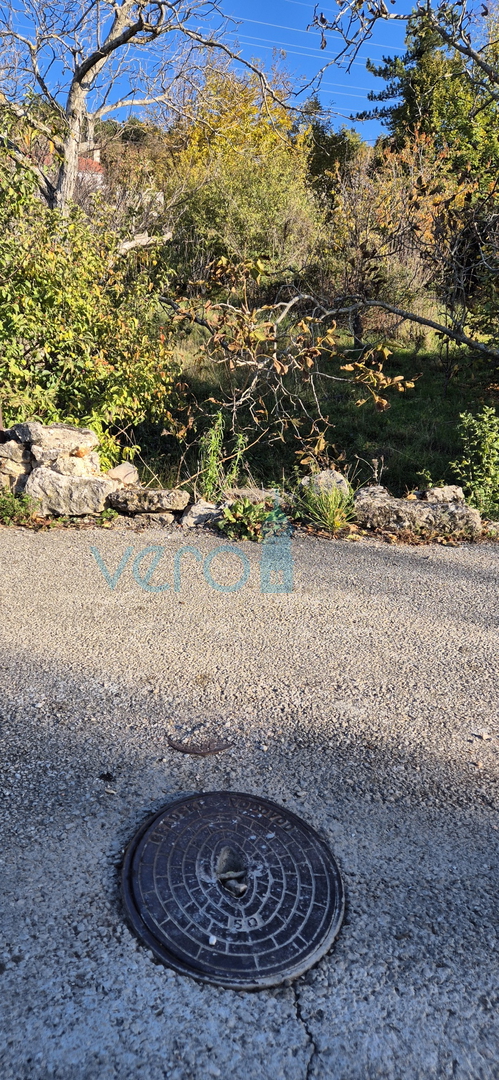 Bakar, Hreljin - dvojna kamena kuća, pogled na more, okućnica 821 m2 + građevinski teren 876 m2, prodaja