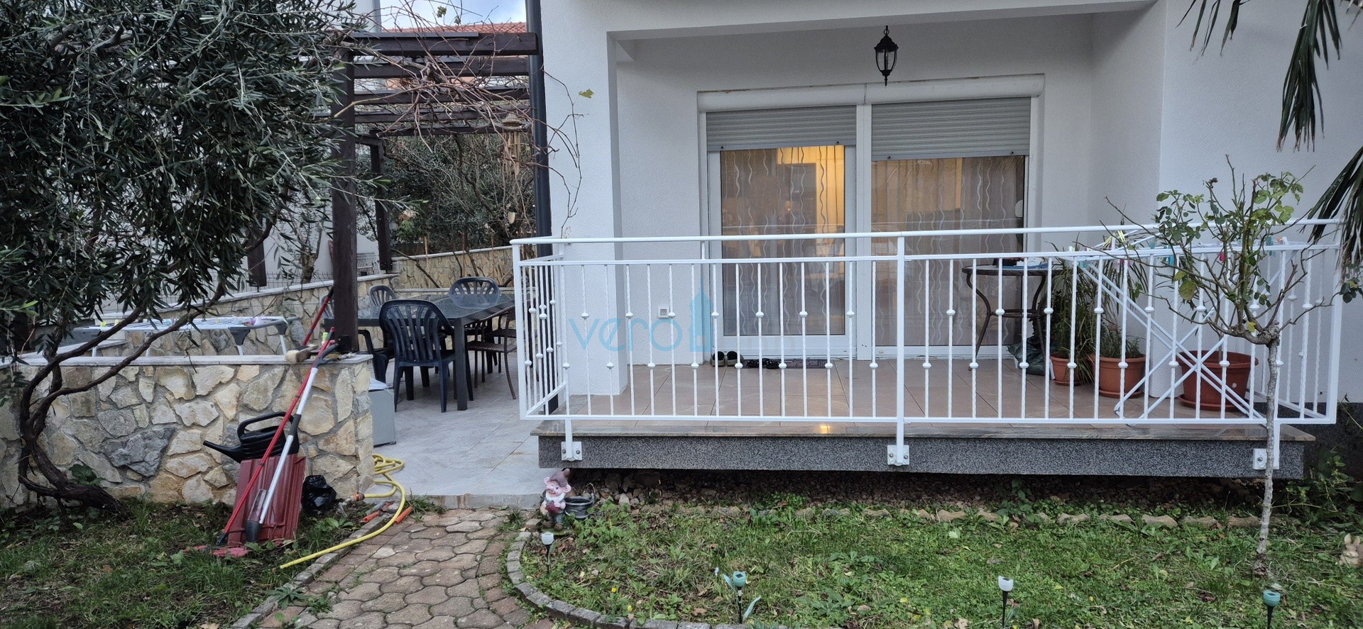 Šilo, Insel Krk, Erdgeschosswohnung mit zwei Zimmern, Garten, Verkauf