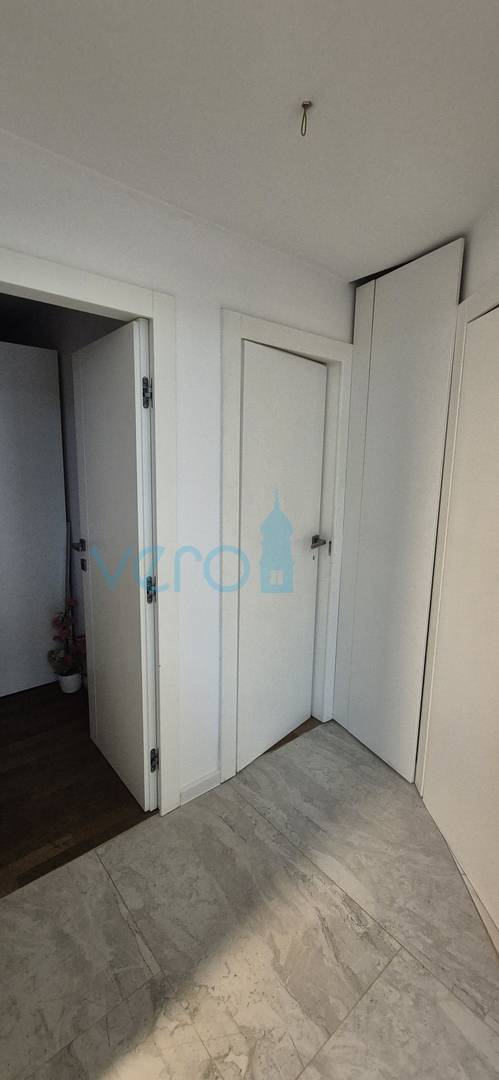 Šilo, Insel Krk, Erdgeschosswohnung mit zwei Zimmern, Garten, Verkauf