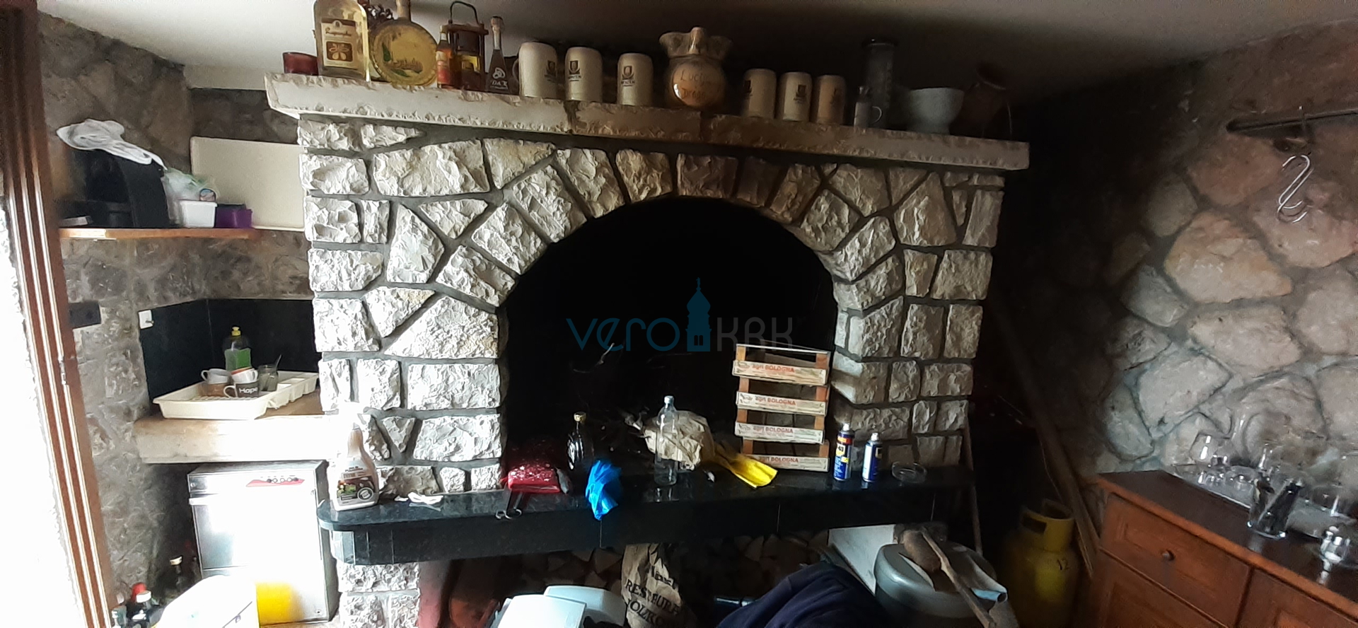 Otok Krk, Malinska, kuća sa apartmanima i ugostiteljskim objektom