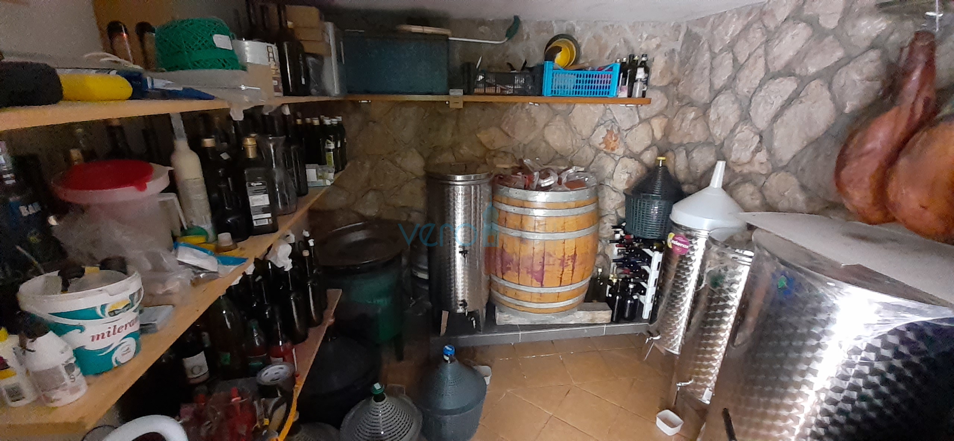 Otok Krk, Malinska, kuća sa apartmanima i ugostiteljskim objektom