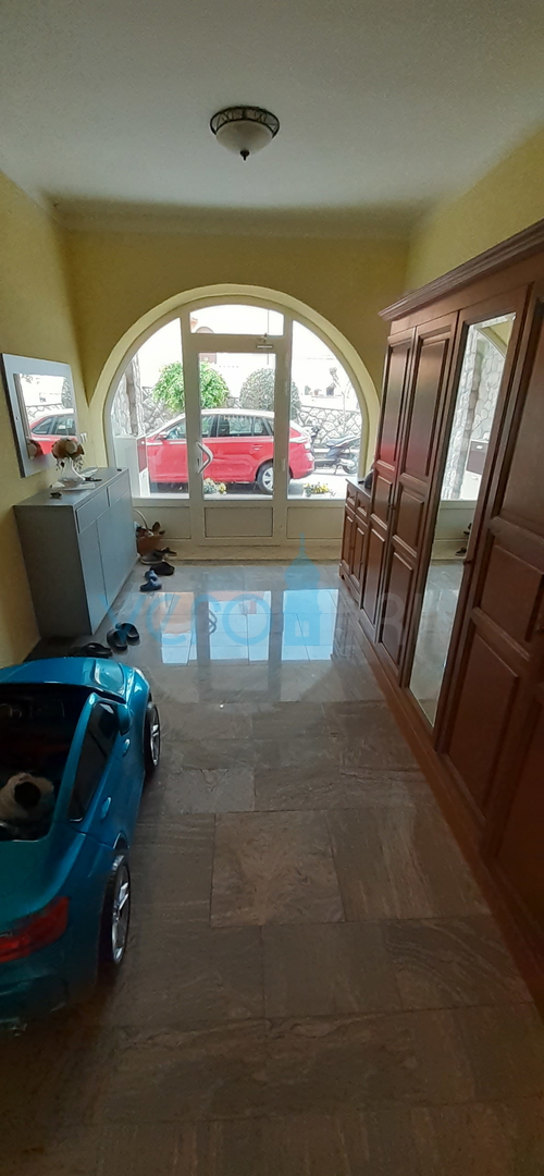 Otok Krk, Malinska, kuća sa apartmanima i ugostiteljskim objektom