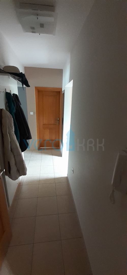 Otok Krk, Malinska, kuća sa apartmanima i ugostiteljskim objektom