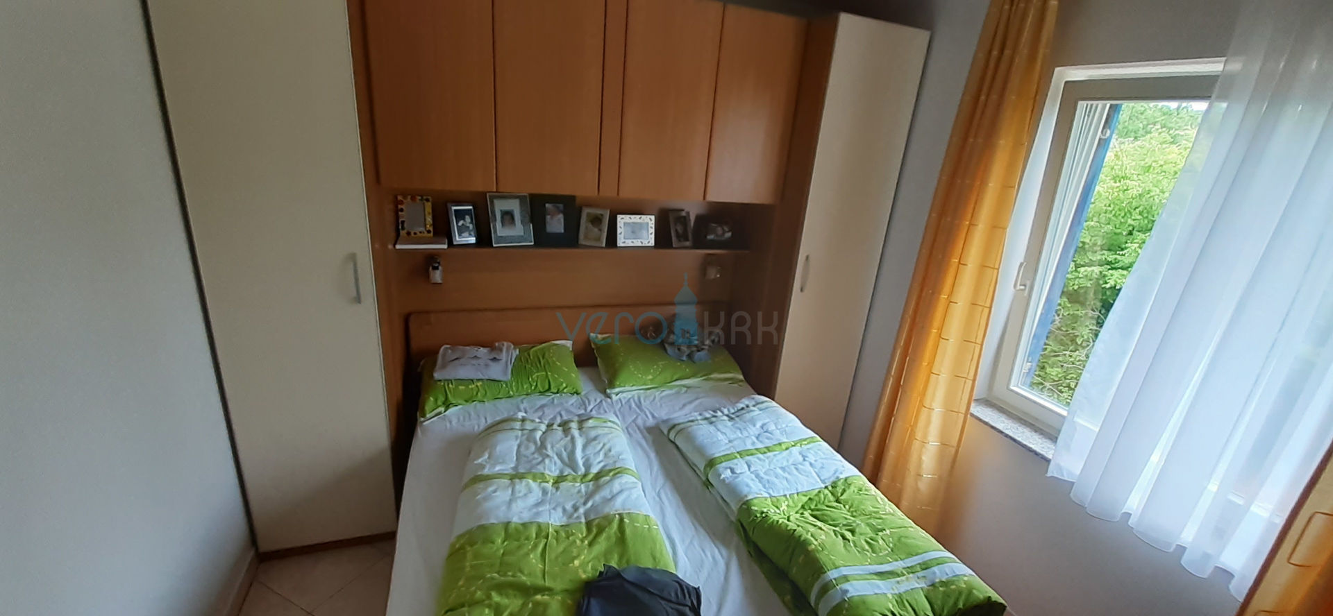Otok Krk, Malinska, kuća sa apartmanima i ugostiteljskim objektom