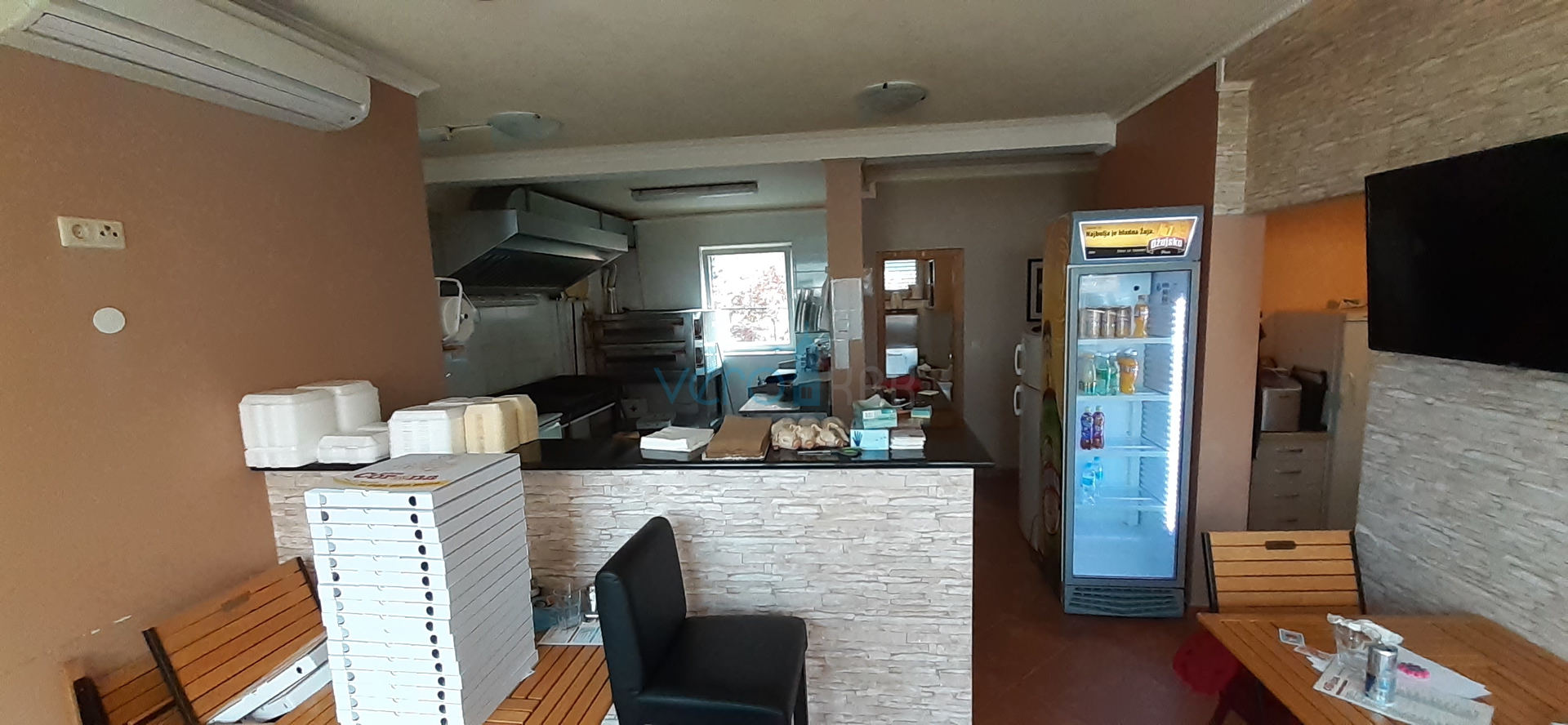 Otok Krk, Malinska, kuća sa apartmanima i ugostiteljskim objektom