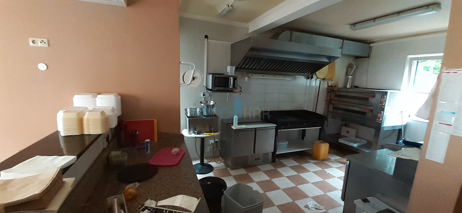 Otok Krk, Malinska, kuća sa apartmanima i ugostiteljskim objektom
