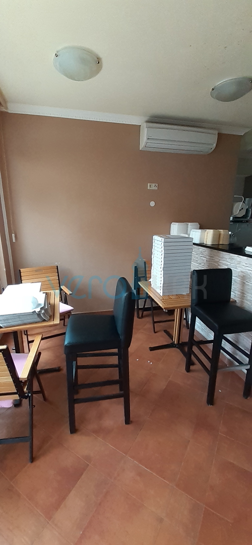 Otok Krk, Malinska, kuća sa apartmanima i ugostiteljskim objektom
