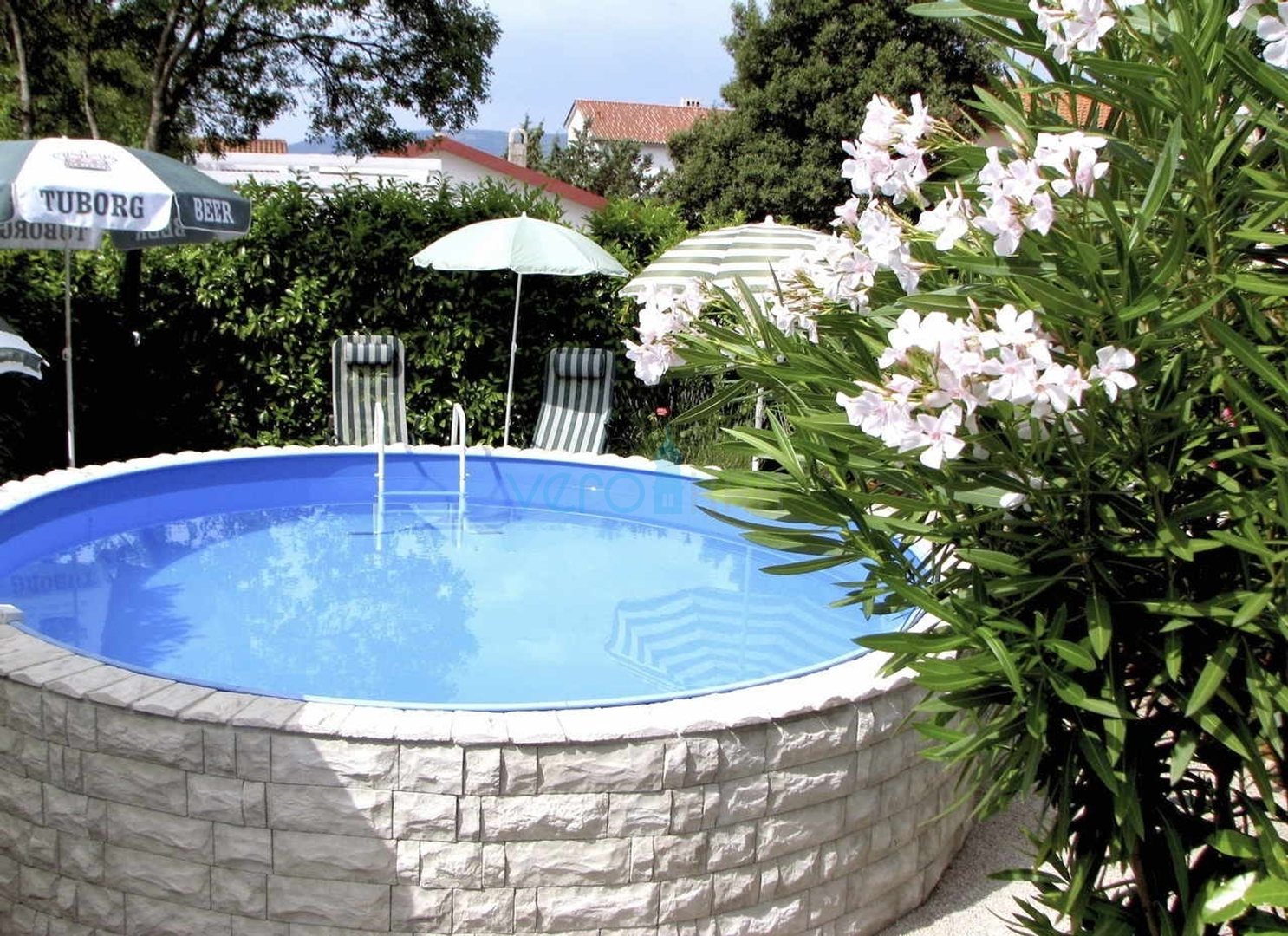 Otok Krk, okolica, lijepa kuća sa bazenom i uređenom okućnicom