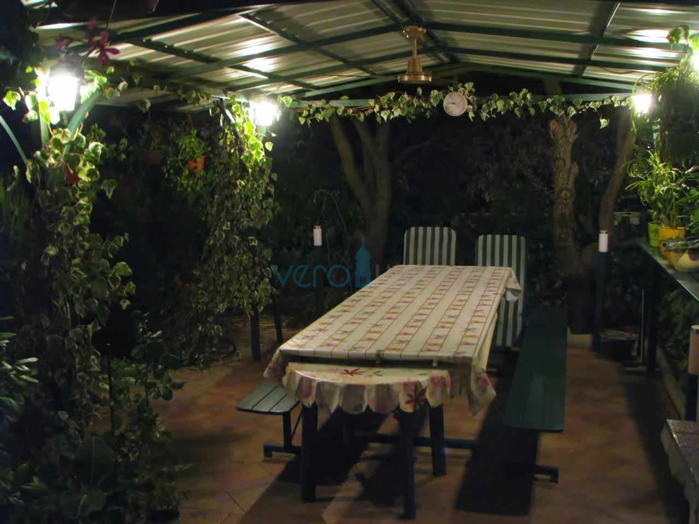 Otok Krk, okolica, lijepa kuća sa bazenom i uređenom okućnicom