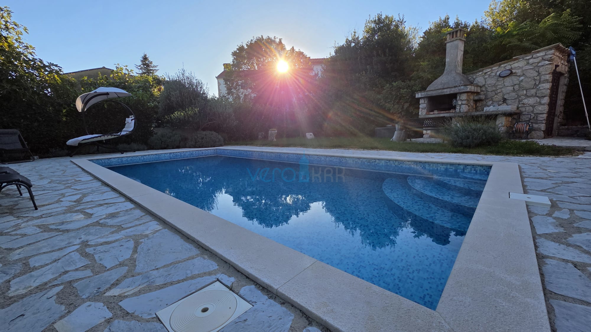 Otok Krk, Dobrinj, okolica, Renovirana kamena kuća sa bazenom, prodaja