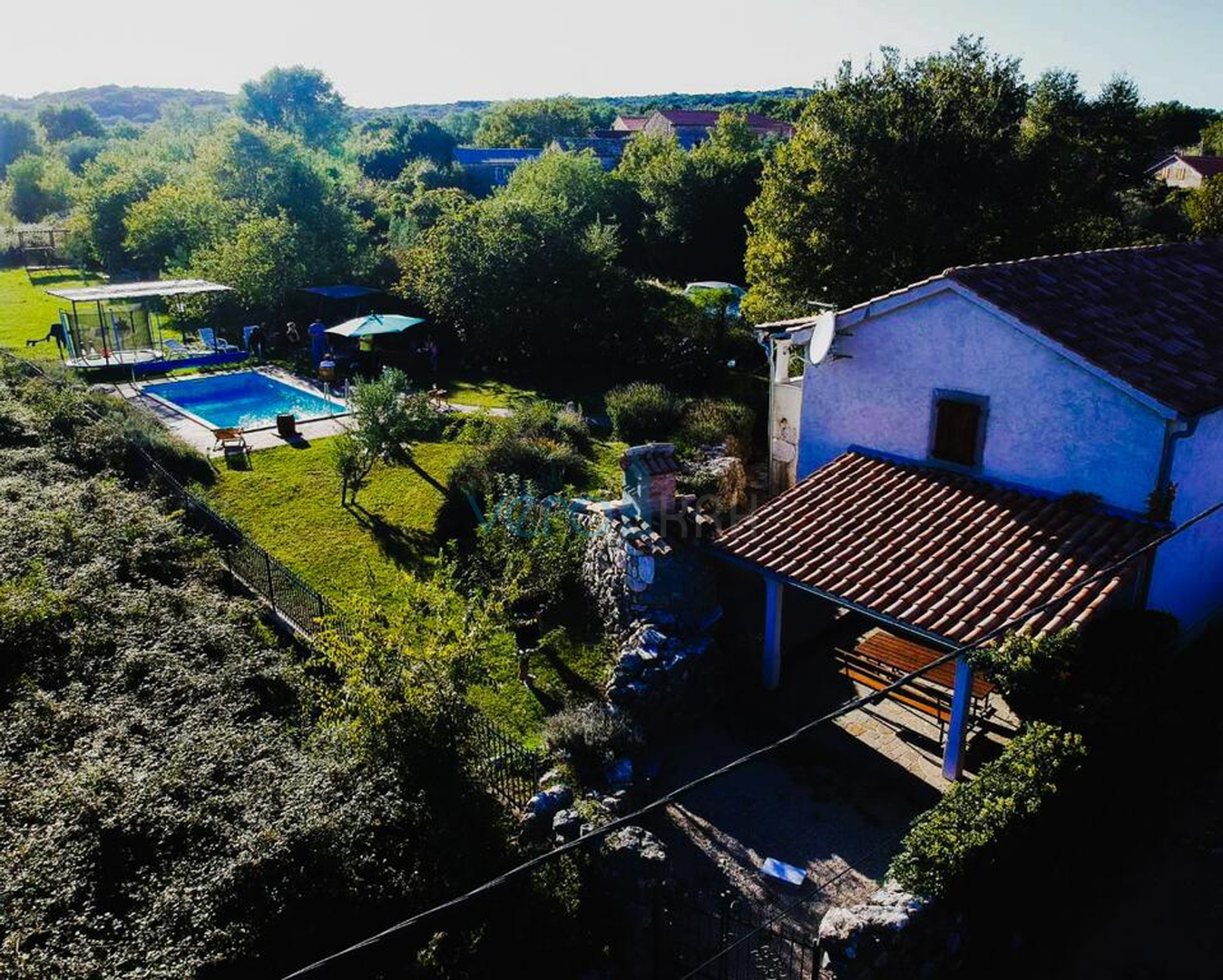 Otok Krk, Vrbnik okolica, rijetkost na tržištu, autohtona kamena vikendica sa bazenom