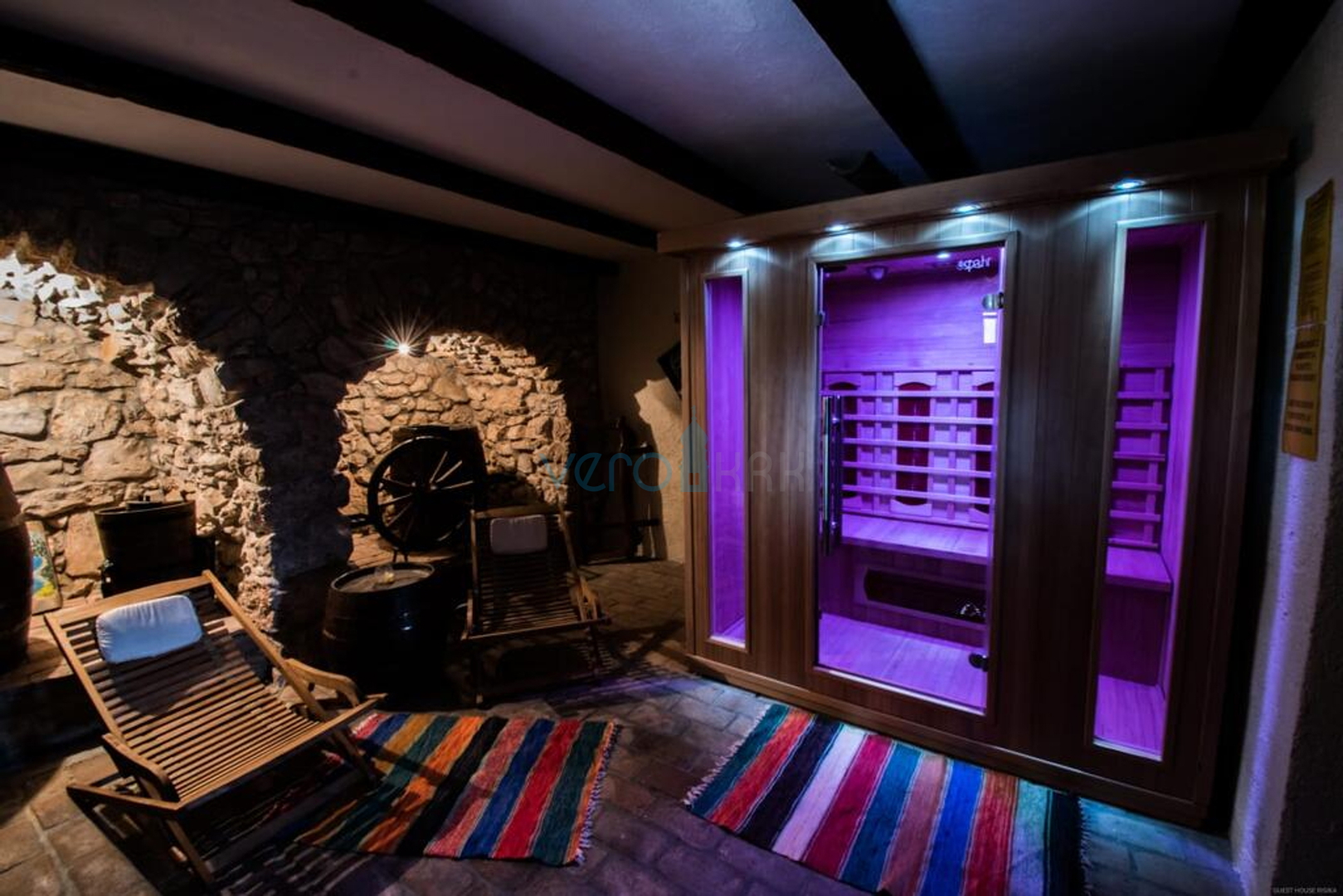 Otok Krk, Vrbnik okolica, rijetkost na tržištu, autohtona kamena vikendica sa bazenom