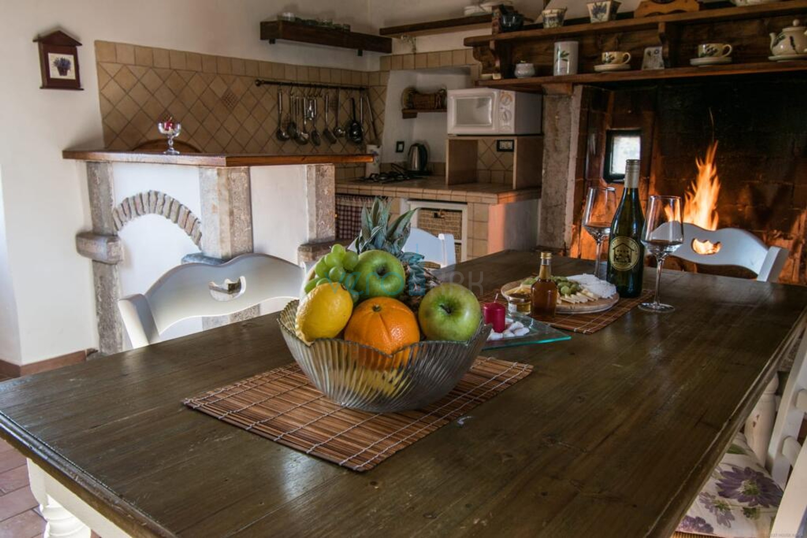 Otok Krk, Vrbnik okolica, rijetkost na tržištu, autohtona kamena vikendica sa bazenom