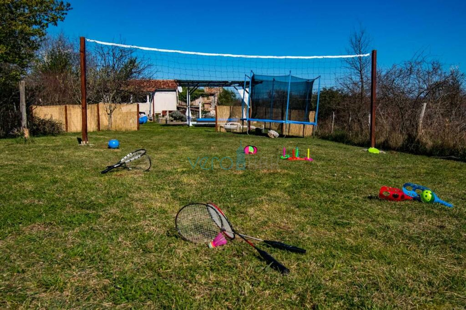 Otok Krk, Vrbnik okolica, rijetkost na tržištu, autohtona kamena vikendica sa bazenom