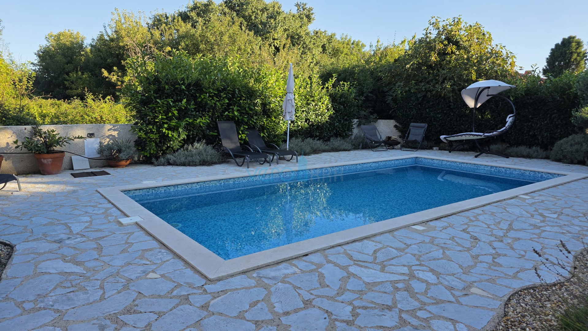 Otok Krk, Dobrinj, okolica, Renovirana kamena kuća sa bazenom, prodaja