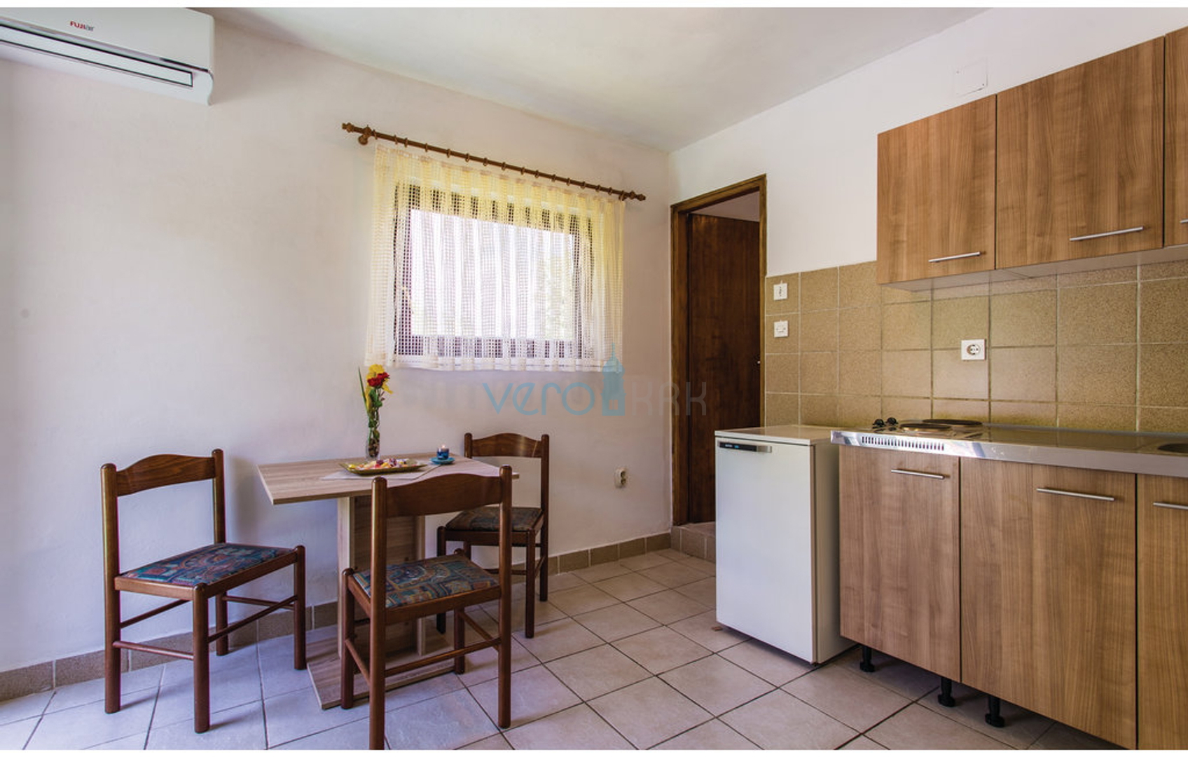 Šilo, otok Krk, okolica, dvojna kuća sa 3 apartmana i pogledom na more