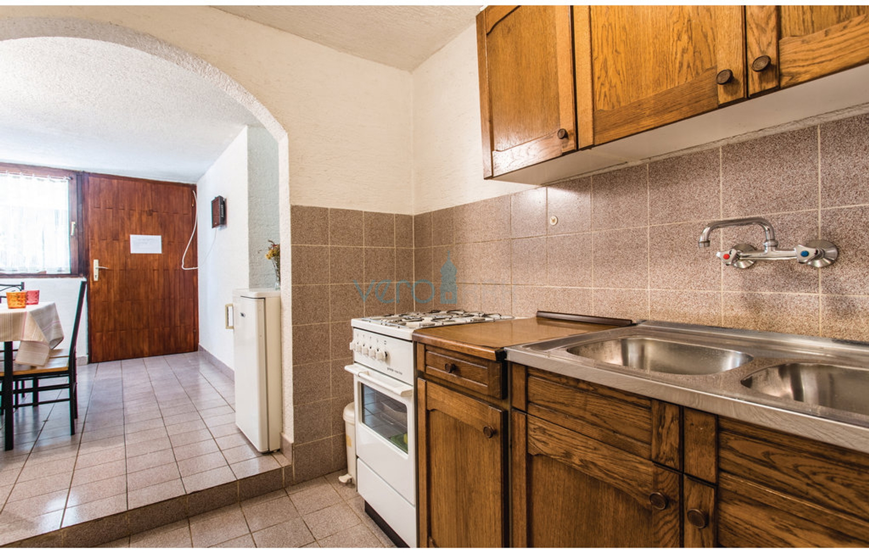 Šilo, otok Krk, okolica, dvojna kuća sa 3 apartmana i pogledom na more