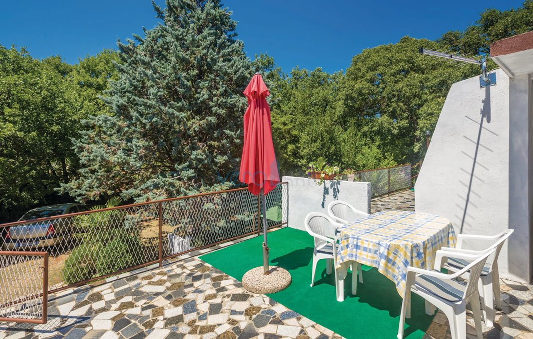 Šilo, otok Krk, okolica, dvojna kuća sa 3 apartmana i pogledom na more