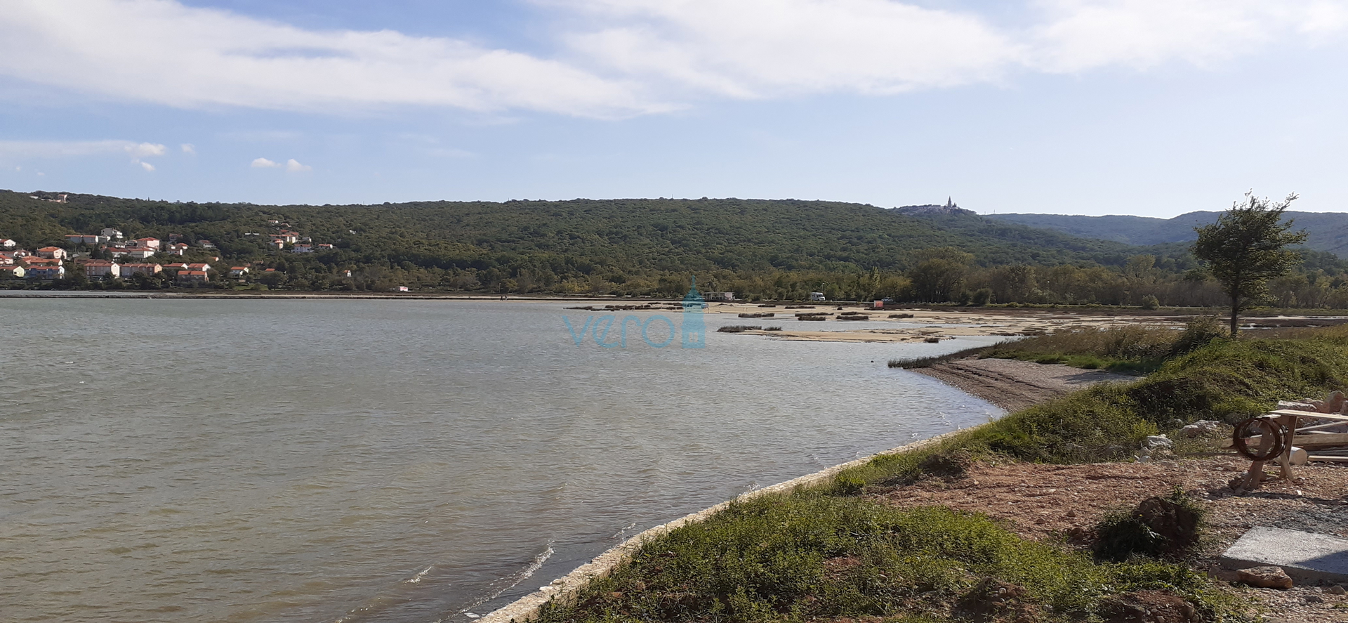 Otok Krk, Čižići, građevinsko zemljište 1403 m2, na 500m od mora, prodaja