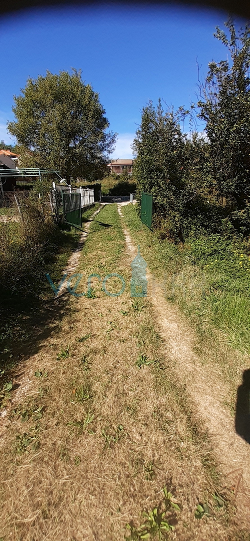 Otok Krk, Čižići, građevinsko zemljište 1403 m2, na 500m od mora, prodaja