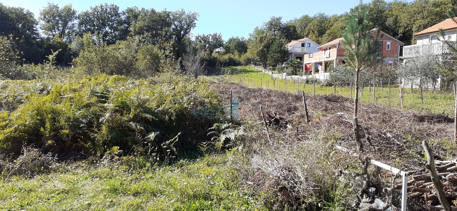 Otok Krk, Čižići, građevinsko zemljište 1403 m2, na 500m od mora, prodaja
