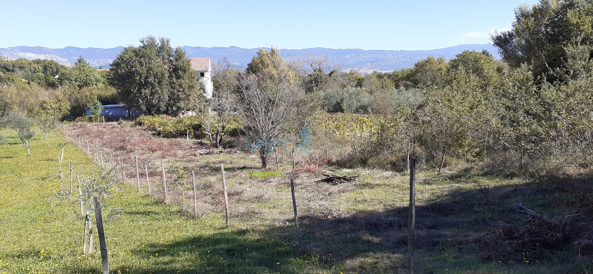 Otok Krk, Čižići, građevinsko zemljište 1403 m2, na 500m od mora, prodaja