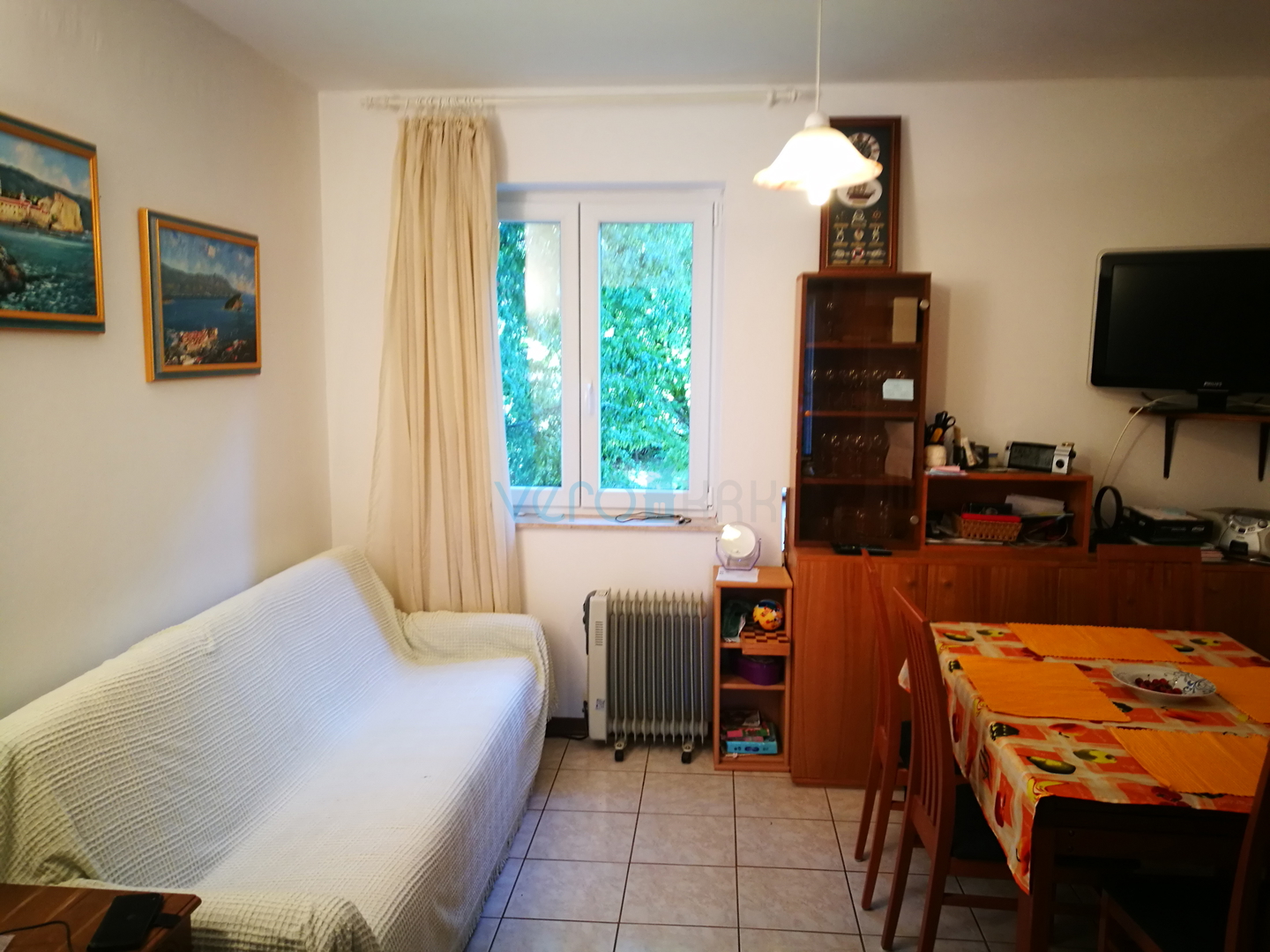 Njivice, otok Krk, dvosoban apartman 60m2, okućnica 280m2, garaža, pogled, prodaja