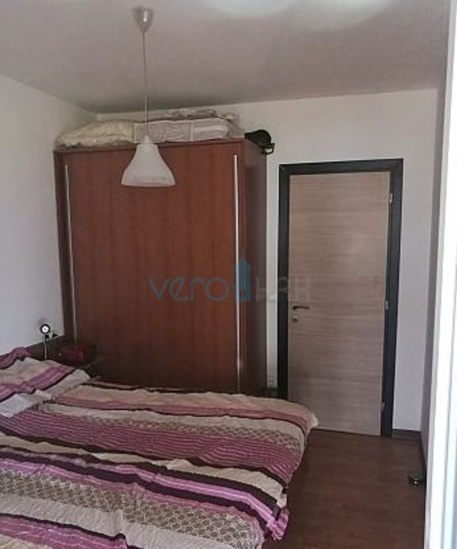 Njivice, otok Krk, dvosoban apartman 60m2, okućnica 280m2, garaža, pogled, prodaja