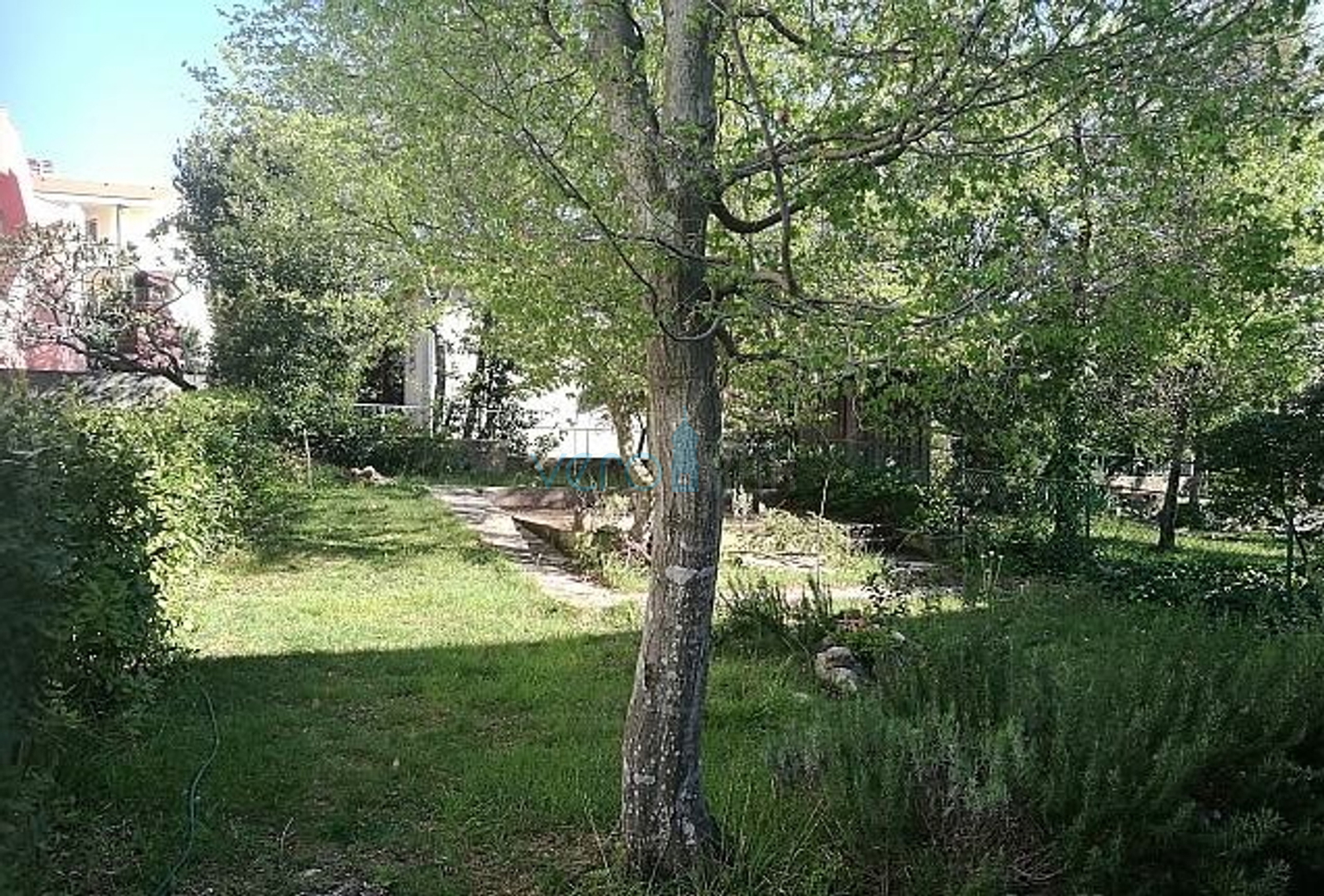 Njivice, otok Krk, dvosoban apartman 60m2, okućnica 280m2, garaža, pogled, prodaja