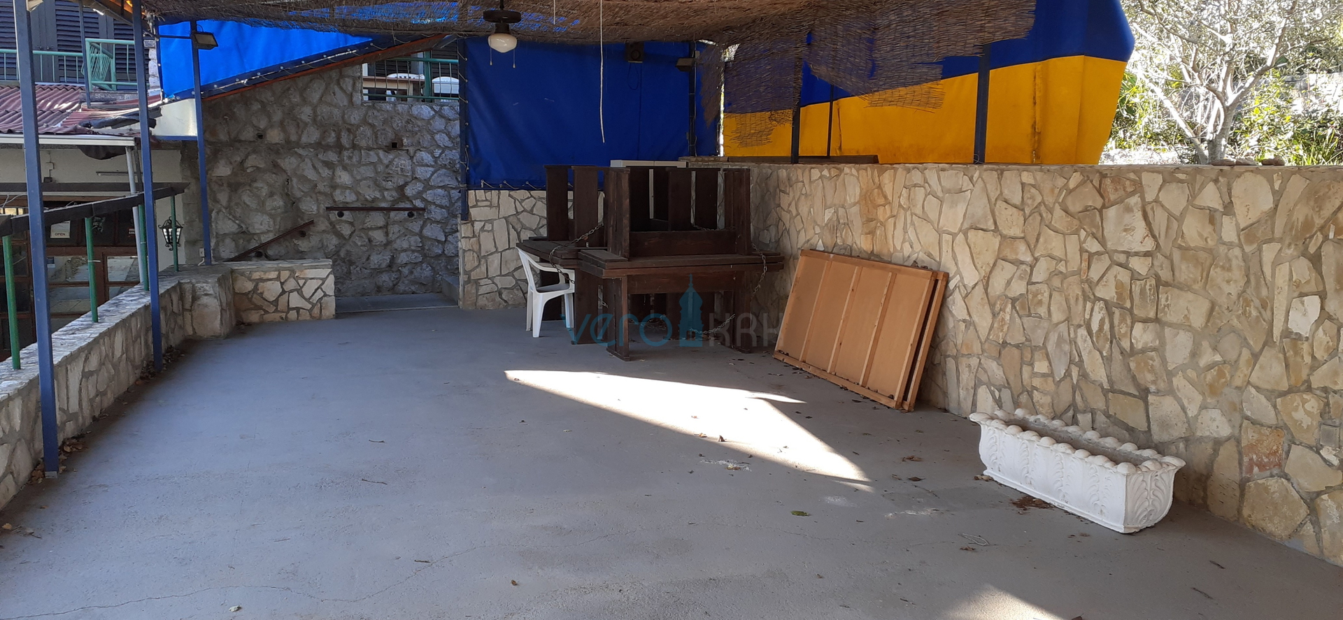 Malinska, okolica, ugostiteljski objekt sa kućom i okućnicom