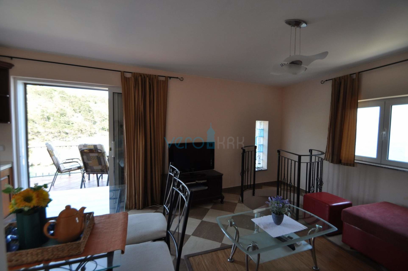 Vrbnik, otok Krk, unikatna kuća na stijeni iznad mora