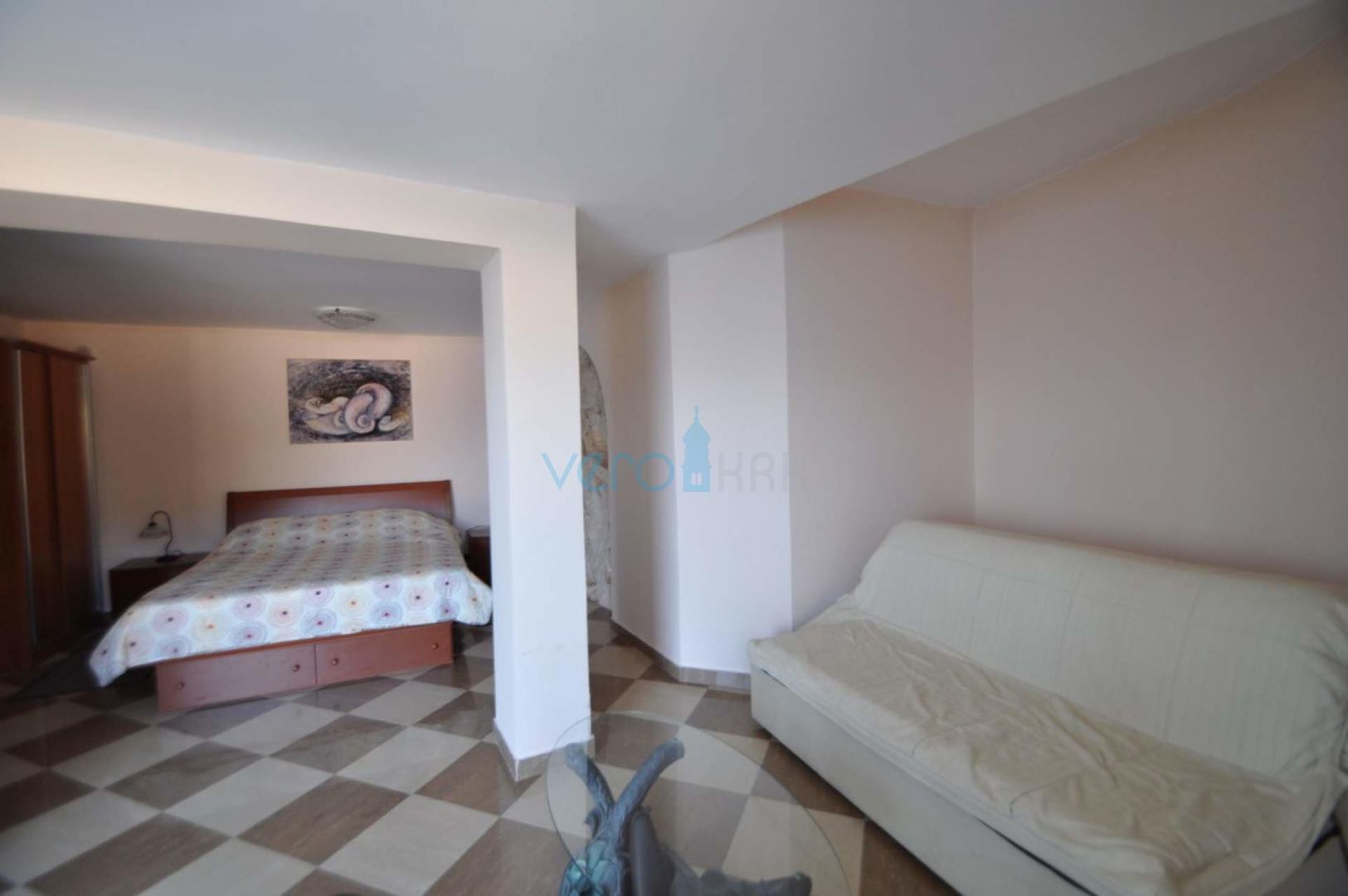 Vrbnik, otok Krk, unikatna kuća na stijeni iznad mora