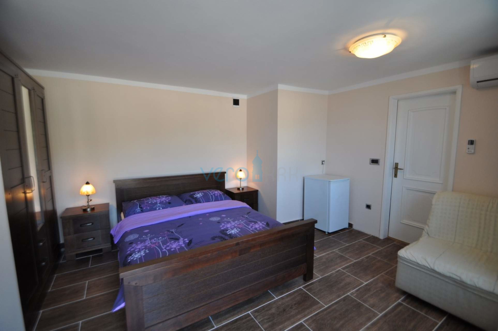 Vrbnik, otok Krk, unikatna kuća na stijeni iznad mora