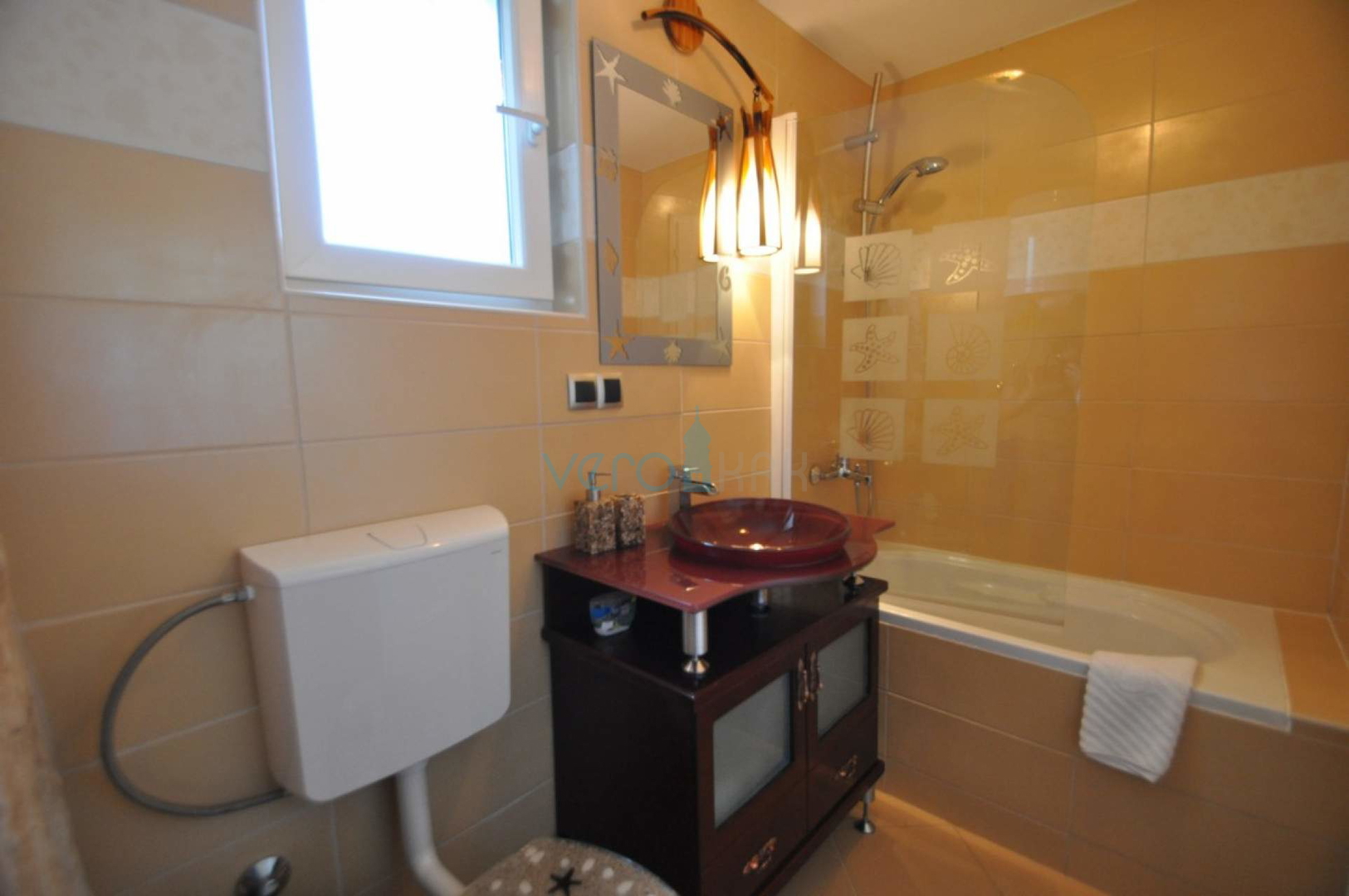 Vrbnik, otok Krk, unikatna kuća na stijeni iznad mora