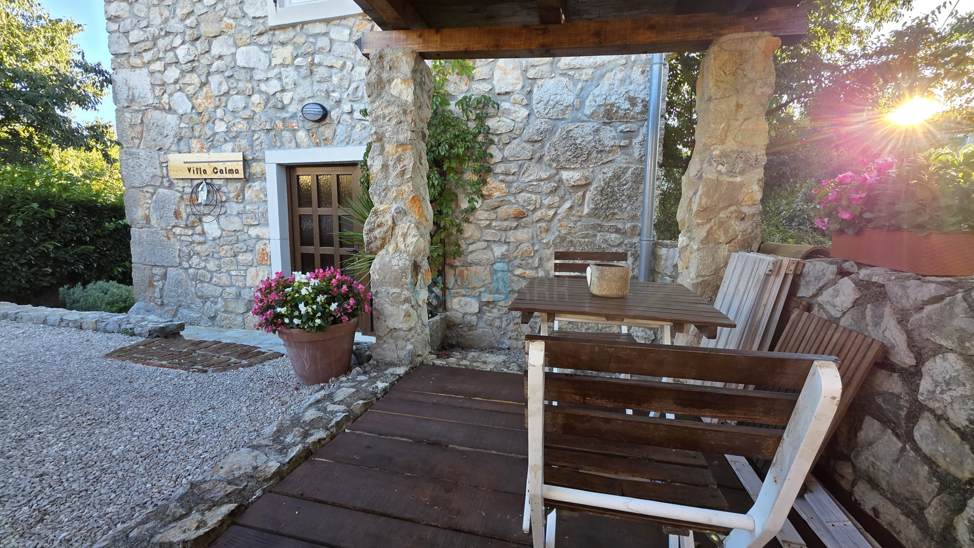 Otok Krk, Dobrinj, okolica, Renovirana kamena kuća sa bazenom, prodaja