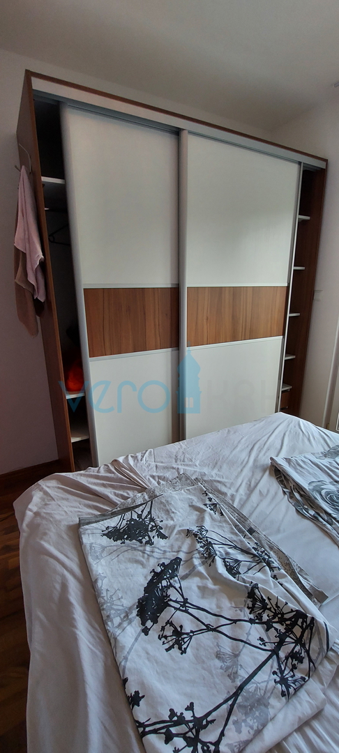 Uvala Soline, otok Krk, trosoban stan na katu sa pogledom na more na 200m