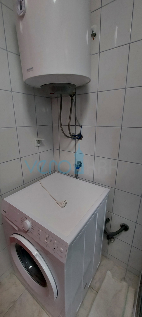 Uvala Soline, otok Krk, trosoban stan na katu sa pogledom na more na 200m