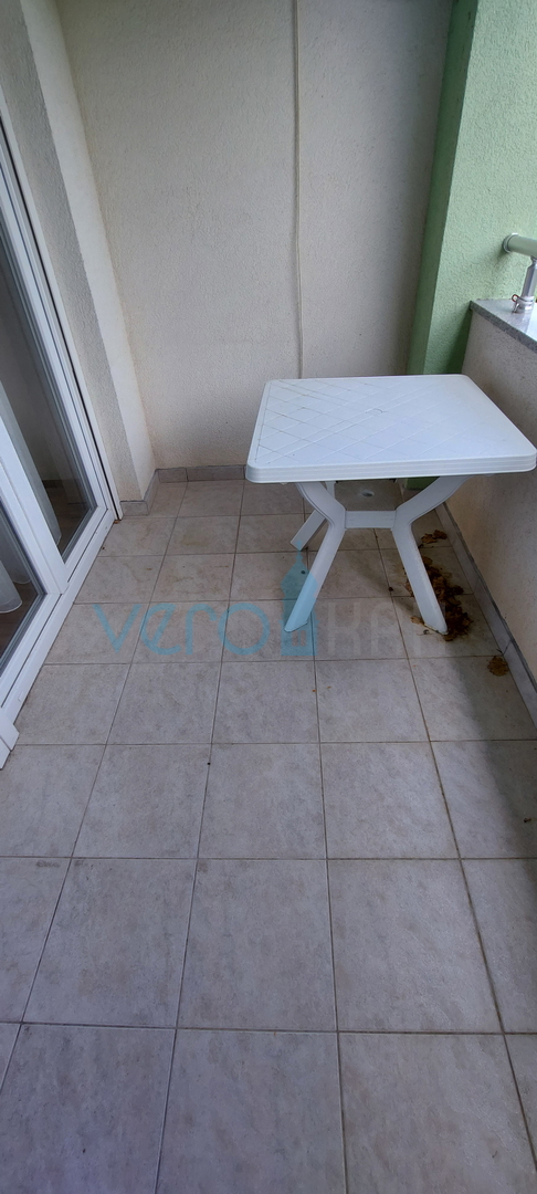 Uvala Soline, otok Krk, trosoban stan na katu sa pogledom na more na 200m