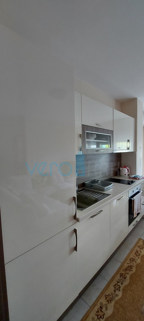 Uvala Soline, otok Krk, trosoban stan na katu sa pogledom na more na 200m