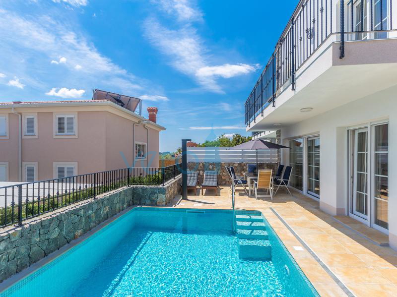 Otok Krk, Grad Krk, bliža okolica, kompleks tri vile u nizu sa bazenima na odličnoj lokaciji, pogled na more, prodaja