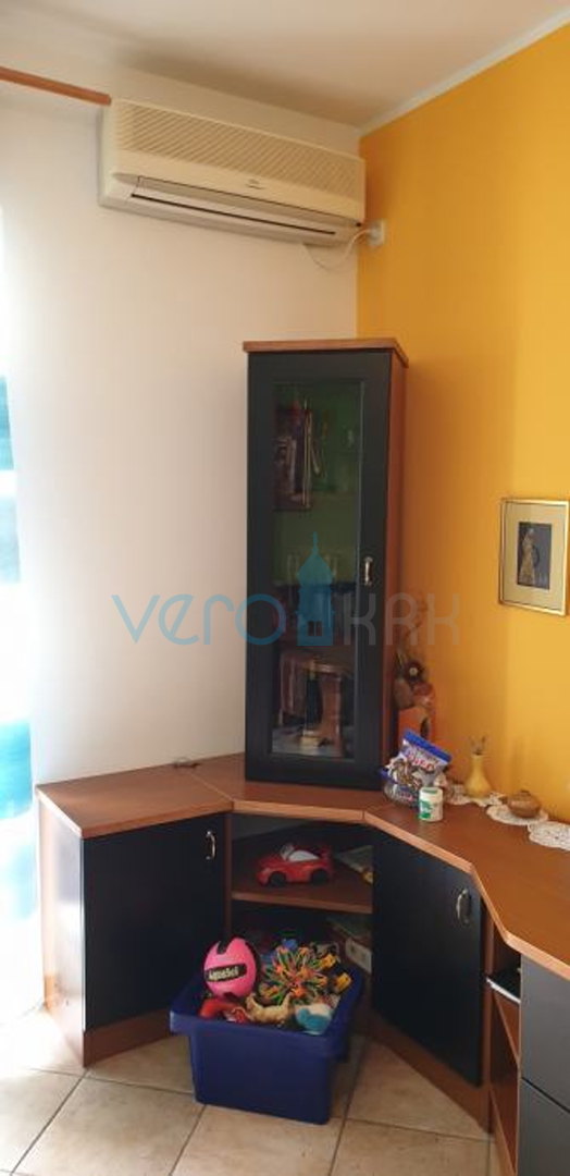 Malinska, stan 52 m2 na katu sa pogledom na more